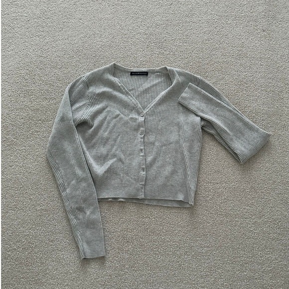 Brandy Melville Sweaters - Brandy Melville Grey Ribbed Cropped Cardigan Size Small